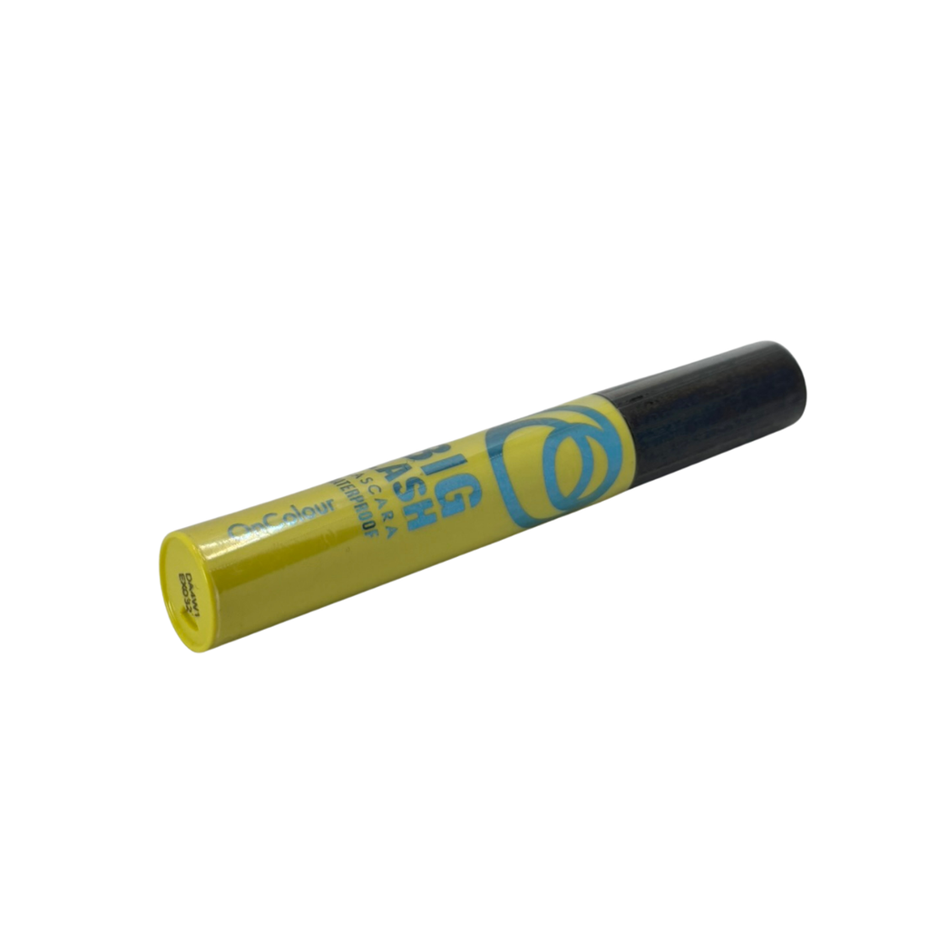 Oriflame OnColour BIG Lash Suya Dayanıklı Maskara 8 ml - Siyah