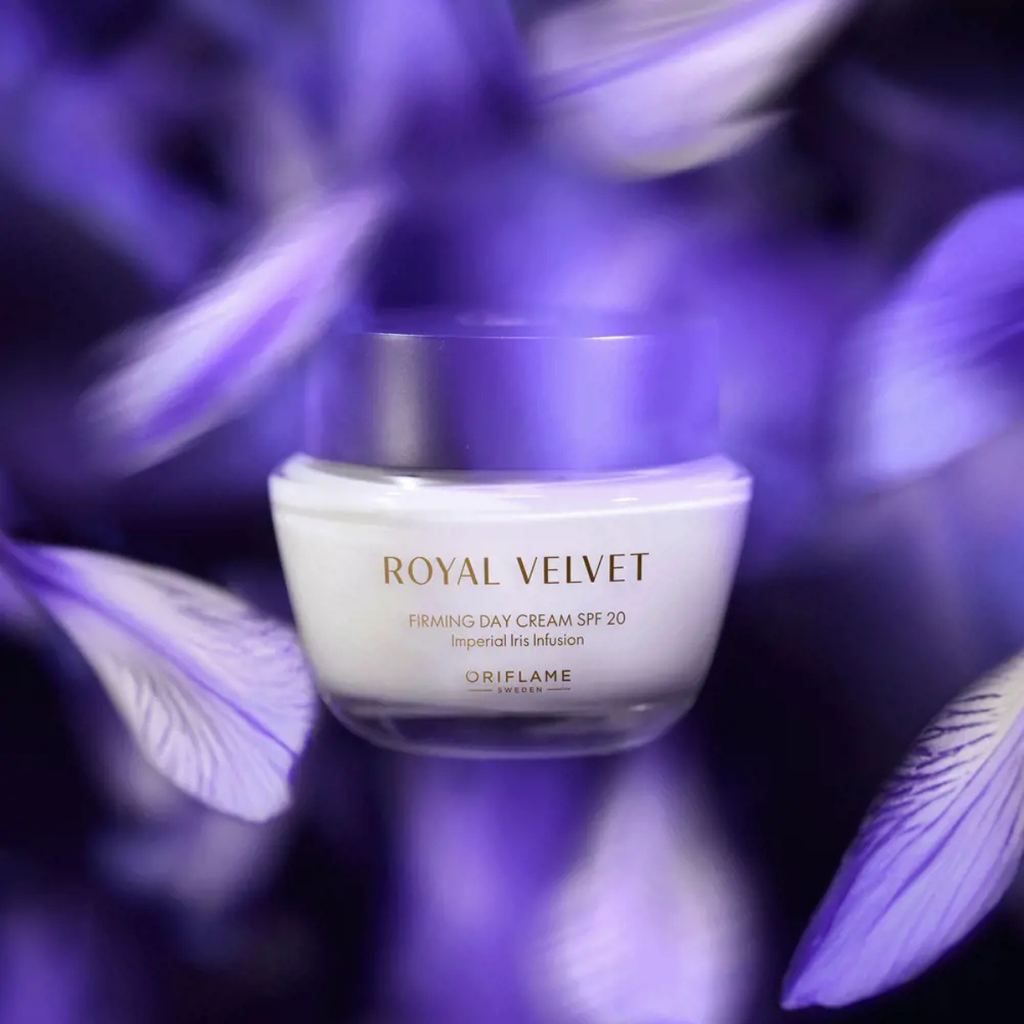 Oriflame Royal Velvet 2 Kat Daha Fazla Nem Sağlayan Sıkılaştırıcı Gündüz Kremi SPF 20 50 ml