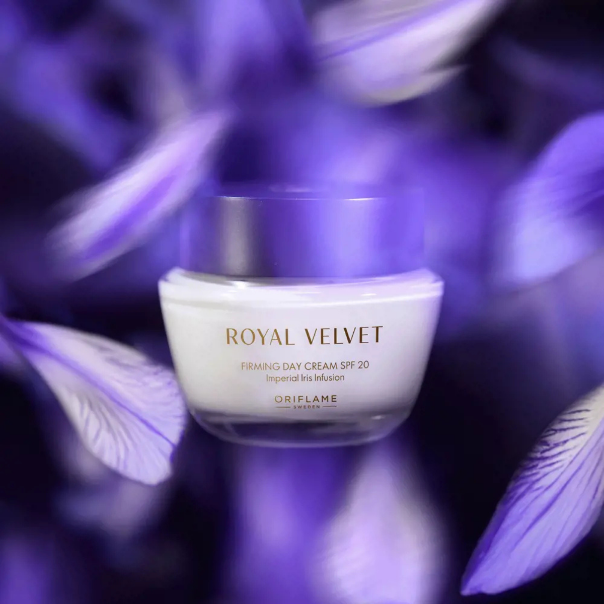 Oriflame Royal Velvet 2 Kat Daha Fazla Nem Sağlayan Sıkılaştırıcı Gündüz Kremi SPF 20 50 ml
