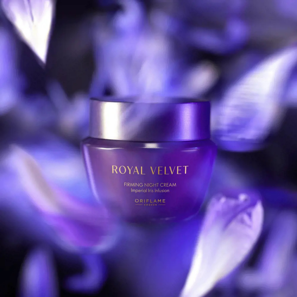 Oriflame Royal Velvet 3 Kat Fazla Nemlendirme Özellikli Hyaluronik Asit İçeren Sıkılaştırıcı Gece Kremi 50 ml
